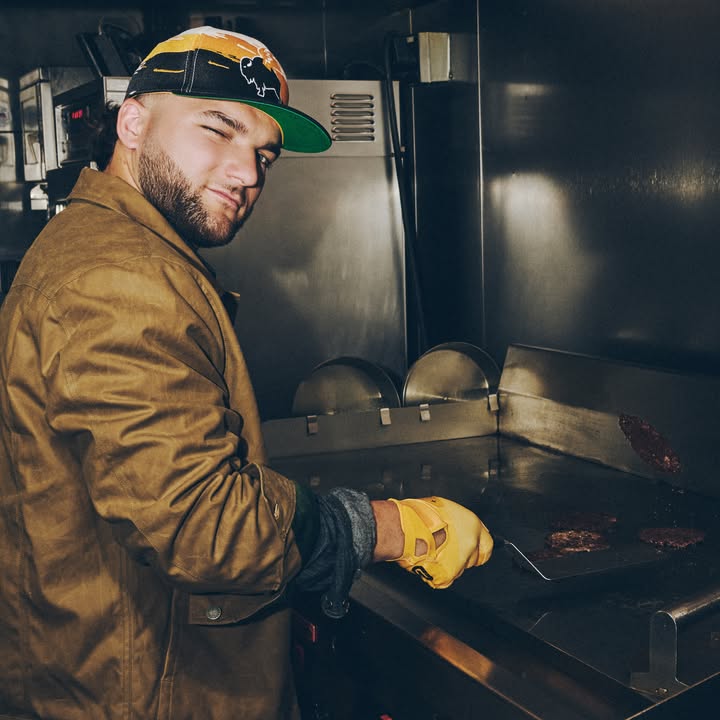 You’ll flip out for our BOGO Cheeseburger offer.